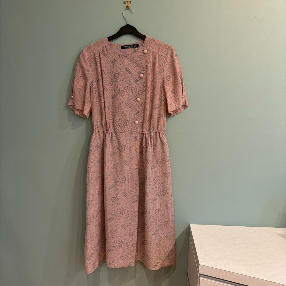 Womens beautiful vintage dress NWT size 6-8